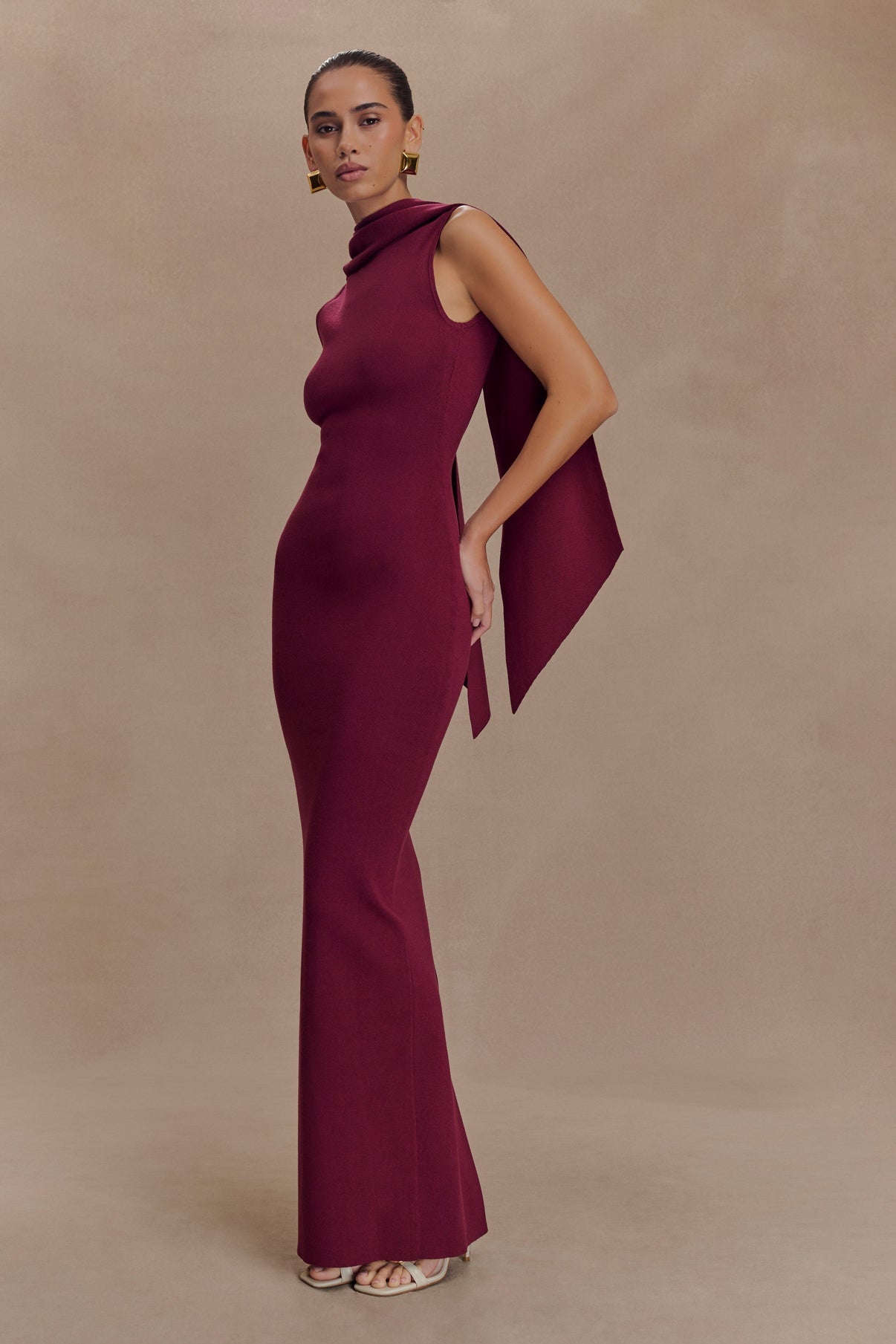 Darby
Knit Scarf Maxi Dress - Merlot